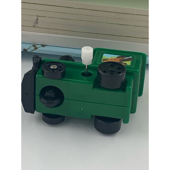 Usborne Farmyard Tales Wind Up Train Book Model Train 3 Tracks PaperPie Flaws - Picture 8 of 12